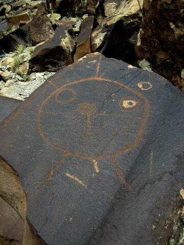 Grassy Knoll petroglyphs and ruin.