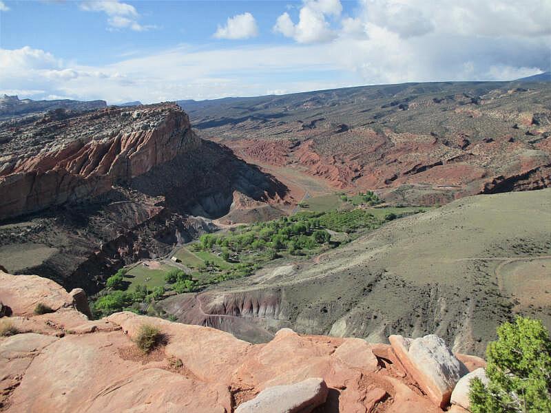 Rim Overlooke - Capitol Reef National Park - Hiking